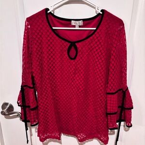 Red And Black Lace Bell Sleeve  Women's Top Size‎ large
